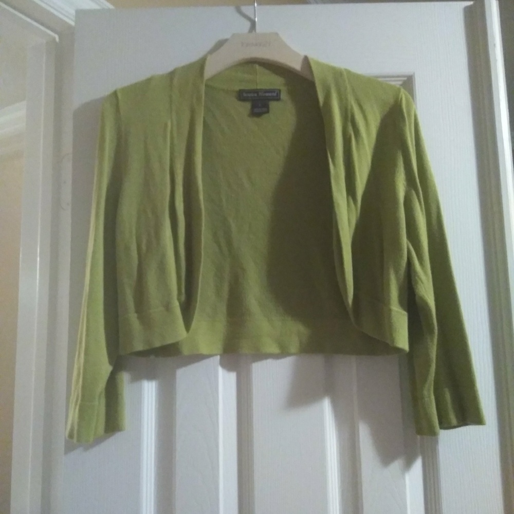 Green shrug